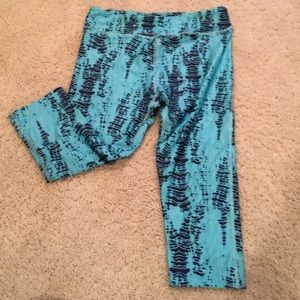 Under armor cropped leggings